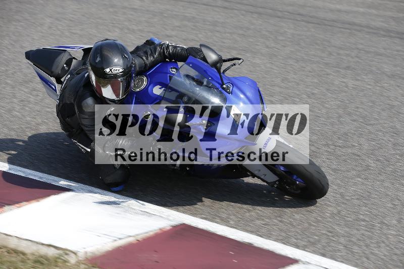 /Archiv-2025/49 26.08.2025 Cornu Master School ADR/blau-bleu/0-5